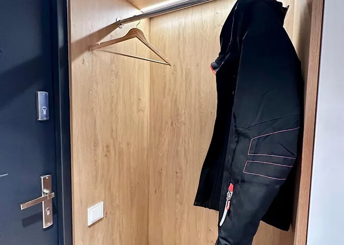 Brand New In The Center アパート