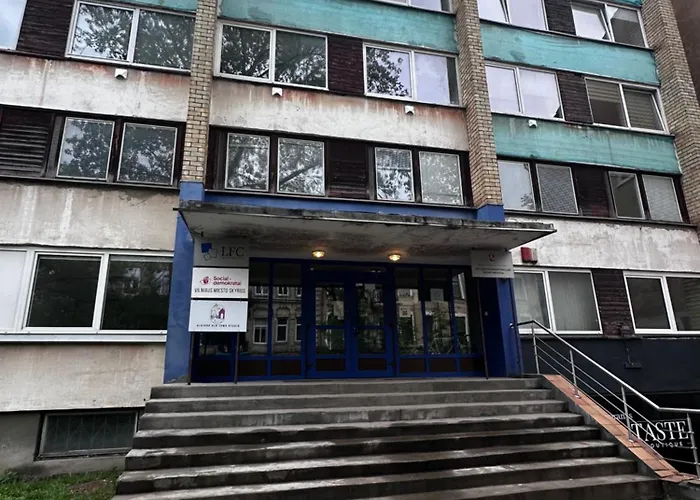 Brand New In The Center 公寓 *