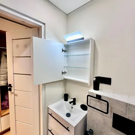 Brand New In The Center Apartment *