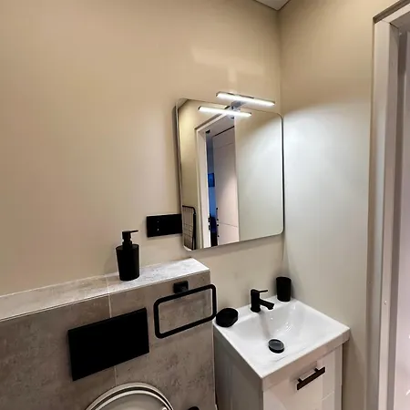 Brand New In The Center * Wilna