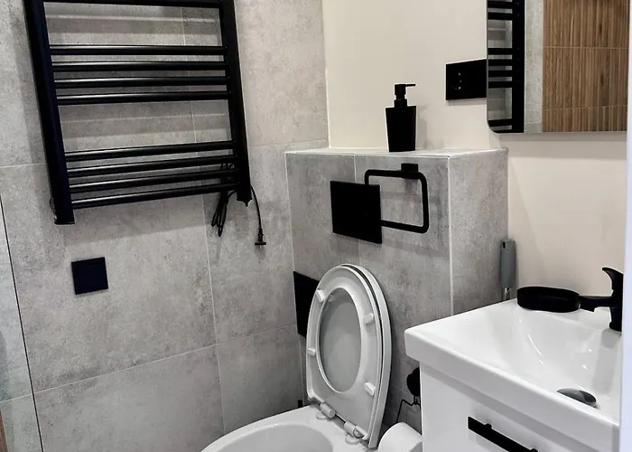 Апартаменти Brand New In The Center *